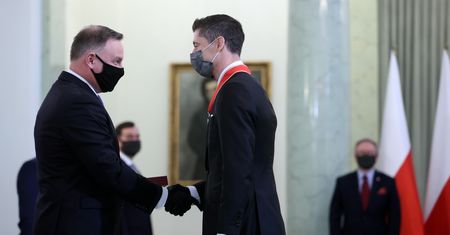 Kontrowersje wokół decyzji Roberta Lewandowskiego. Kamil Bortniczuk komentuje