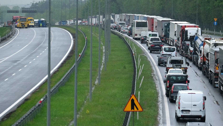 Damienice. Poważny wypadek na A4. Lądował śmigłowiec LPR