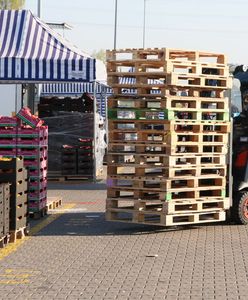 "Nie ma po co jechać na Bronisze". Co się dzieje na rynku owoców?
