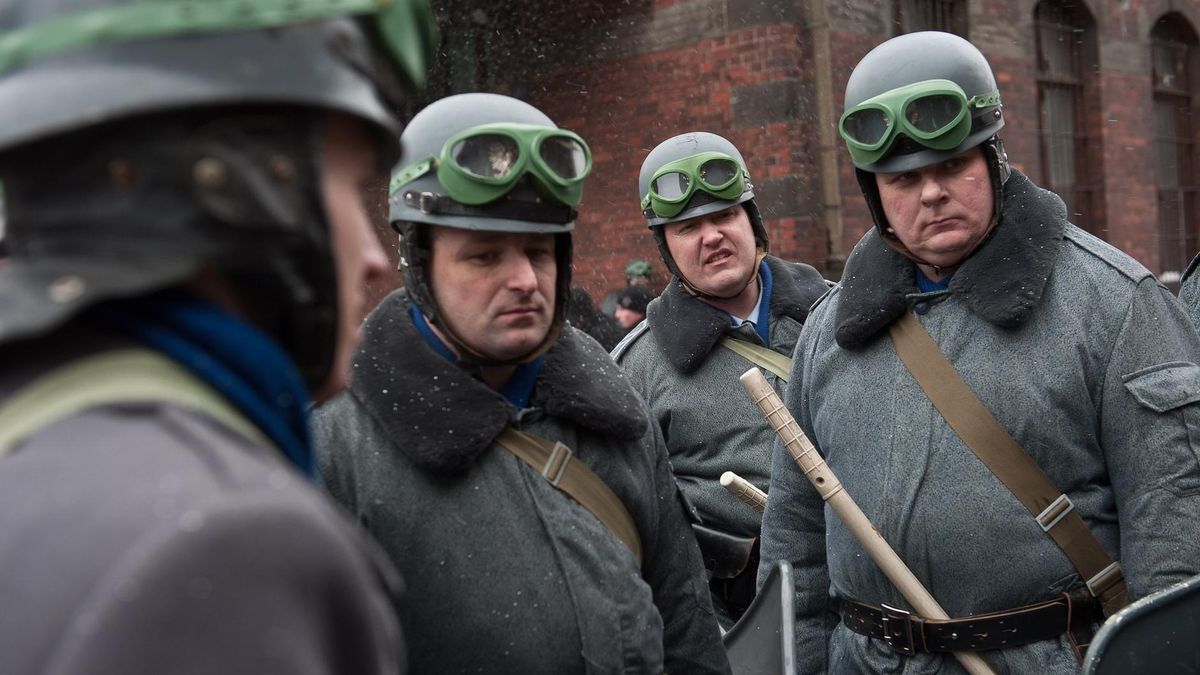 Na planie statyści są traktowani jak pracownicy drugiej kategorii