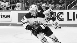 NHL. Nie żyje Colby Cave, 25-letni hokeista Edmonton Oilers