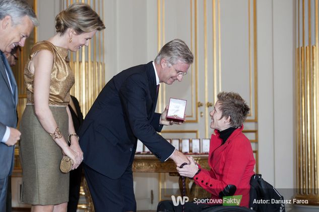 2013 rok. Marieke Vervoort podczas spotkania z królem Filipem w brukselskim Pałacu Królewskim (fot. Christophe Licoppe/Photonews/Getty Images).