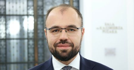 Zastąpi Czarnka. Kim jest Krzysztof Szczucki?