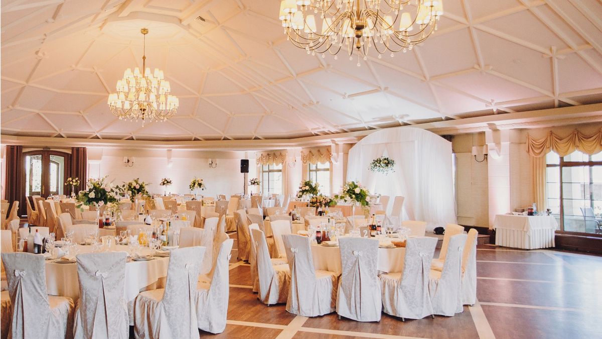 Ksiądz z Osiedla zachęca do organizowania wesela "co łaska"