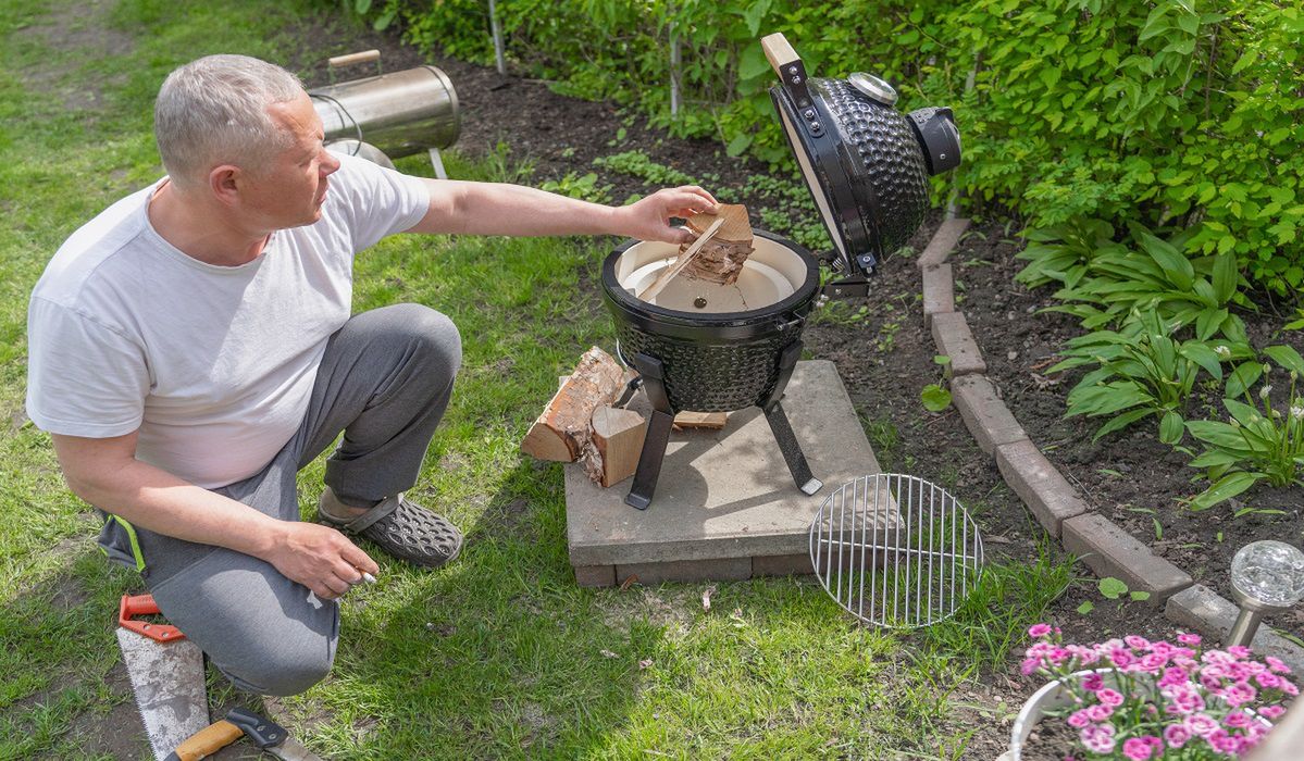 Grill. Jakiej podpałki użyć? Fot. AdobeStock