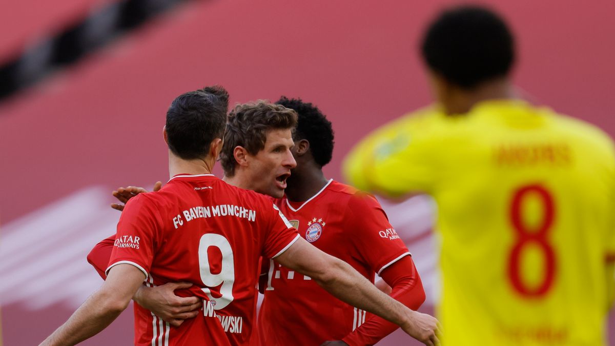 Thomas Mueller (z prawej)