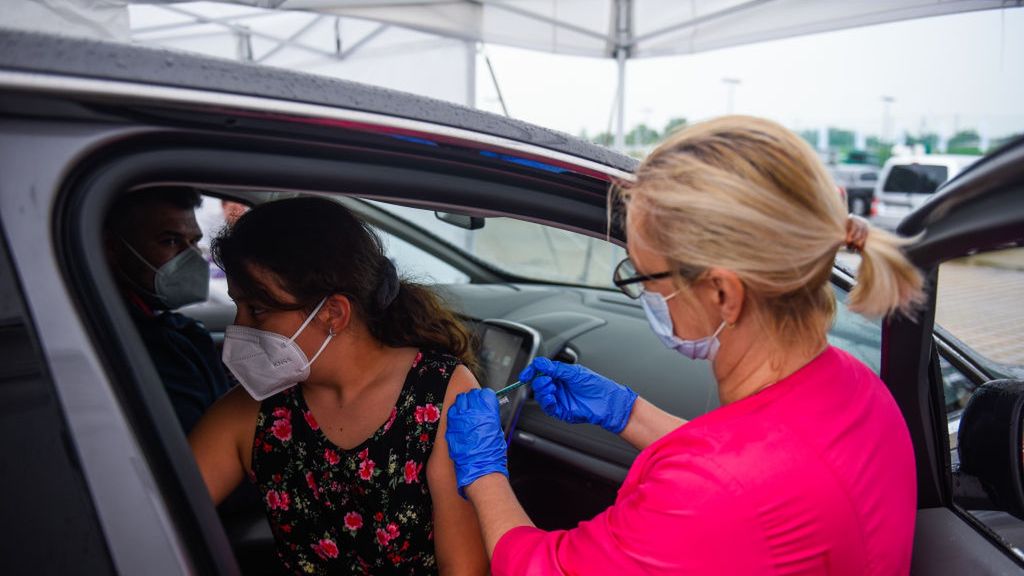 Czy szczepionki mRNA chronią przed wariantem Delta? 