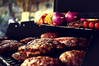 Grill na promocji, czyli jak sklepy otworzyły sezon