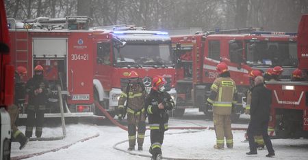Kraków. Pożar archiwum Urzędu Miasta. Komplikacje w trakcie akcji gaśniczej