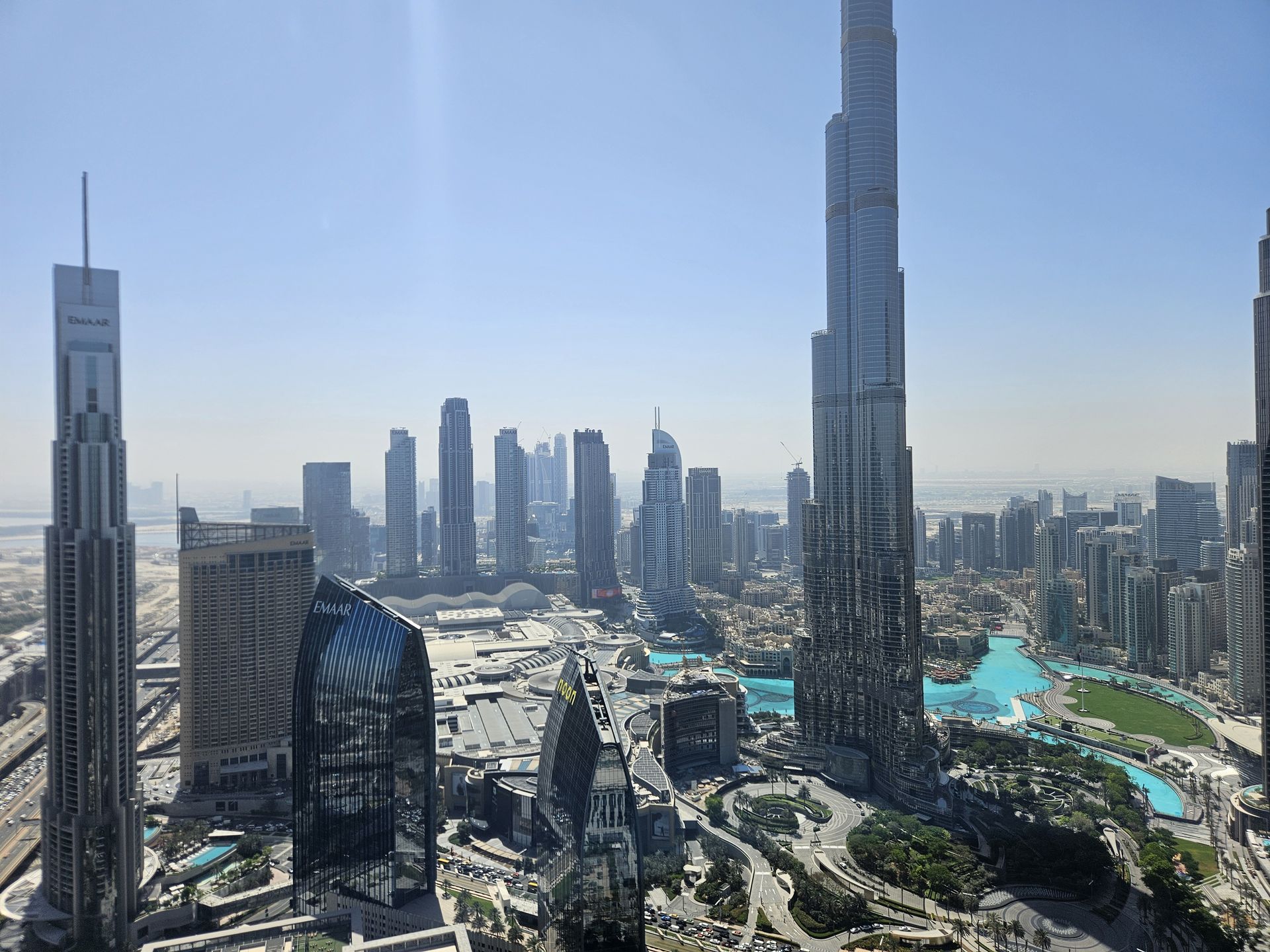 Z tarasu możemy zobaczyć panoramę całego Dubaju