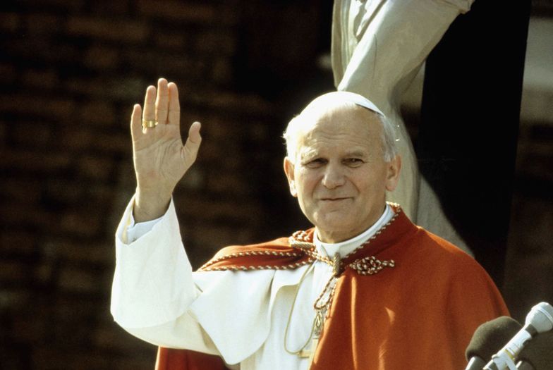 Znany artysta zakpił z Jana Pawła II? Opublikował wulgarną grafikę
