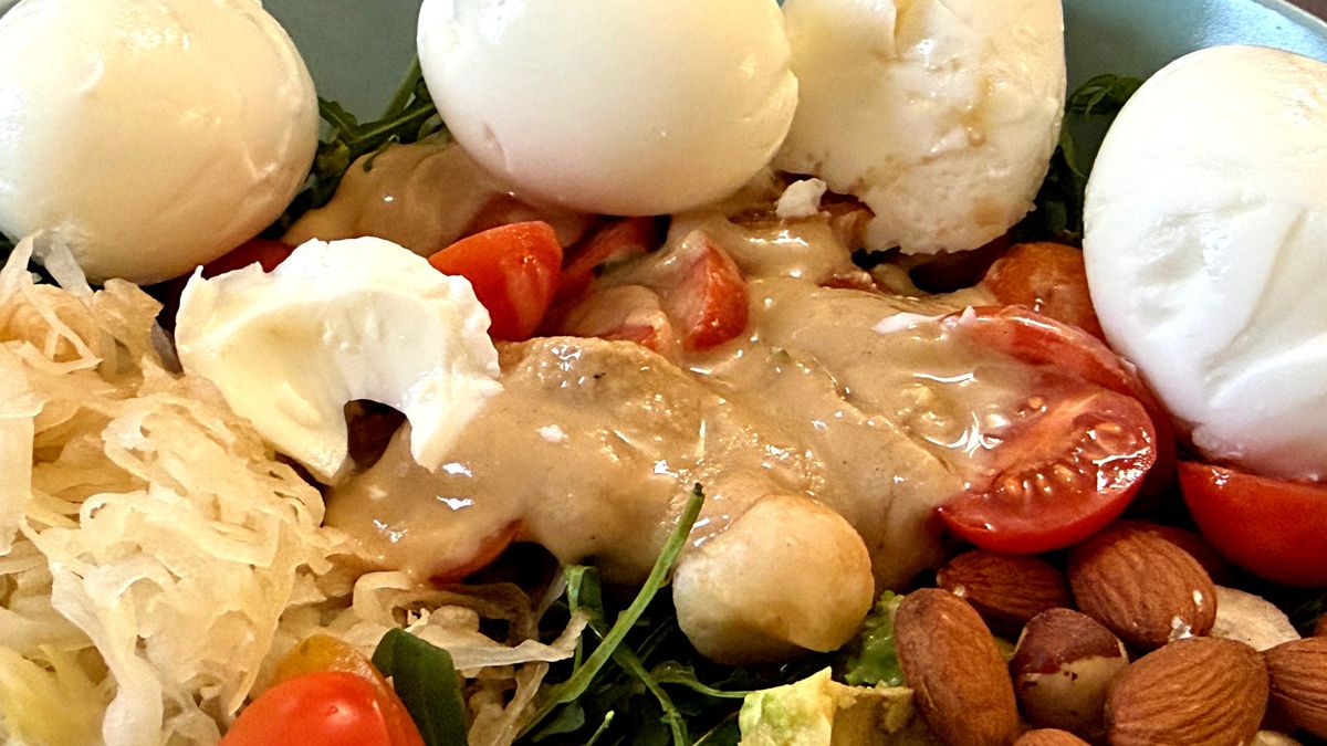 Różnorodny jadłospis zmniejsza ryzyko niedoborów.