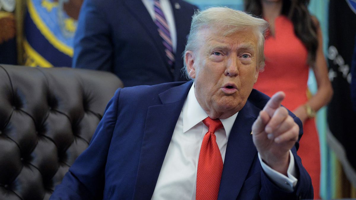 WASHINGTON, DC - AUGUST 25: U.S. President Donald Trump talks to journalists after signing executive orders in the Oval Office at the White House on August 25, 2025 in Washington, DC. Furthering his federal takeover of the capital city’s law enforcement, Trump signed orders ending cashless bail in the District of Columbia, mandating prosecution for people who desecrate the American flag -- including by burning it -- and other orders. (Photo by Chip Somodevilla/Getty Images)