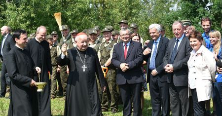 Prawie 100 tys. zł za książeczkę na ŚDM. Oskarżają ministra środowiska o propagandę