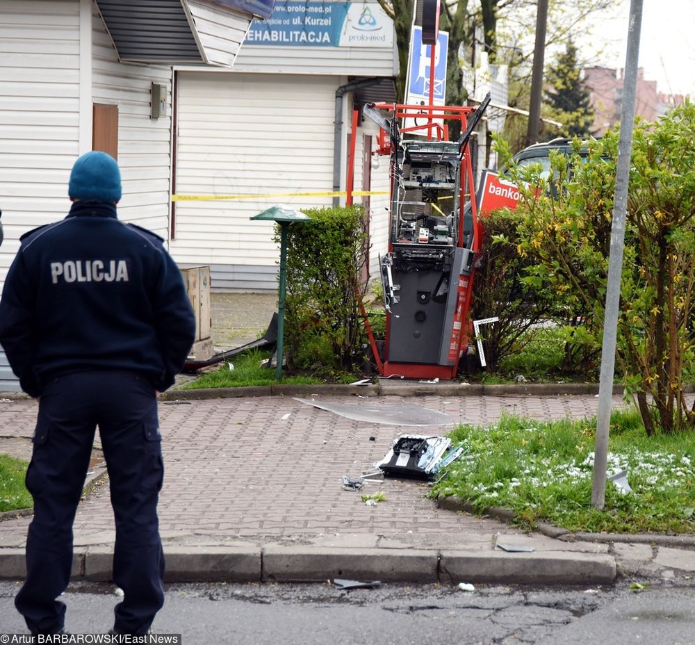 Skok na bankomat najczęściej kończy się fiaskiem. Dlaczego bandyci ciągle próbują?