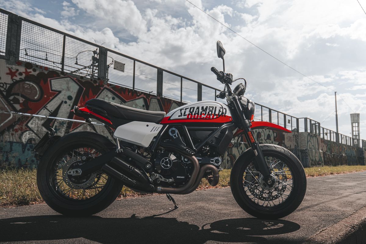 Ducati Scrambler Urban Motard 