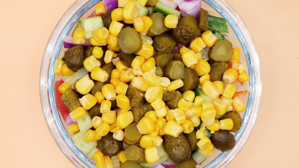 Sałatka, która naprawdę syci? Dodaj te składniki