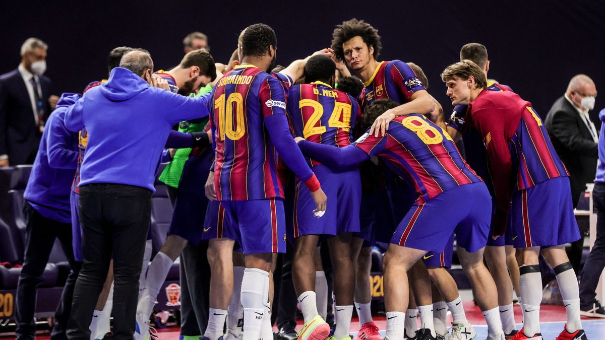 PAP/EPA / FRIEDEMANN VOGEL / Na zdjęciu: zawodnicy FC Barca Lassa