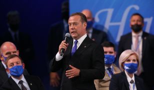 Miedwiediew o zniszczeniu Ukrainy. Uderza też w Polskę