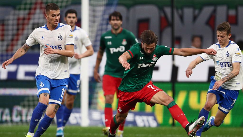 Getty Images / Sergei Bobylev / Na zdjęciu: Grzegorz Krychowiak (w środku) i Sebastian Szymański (z prawej)