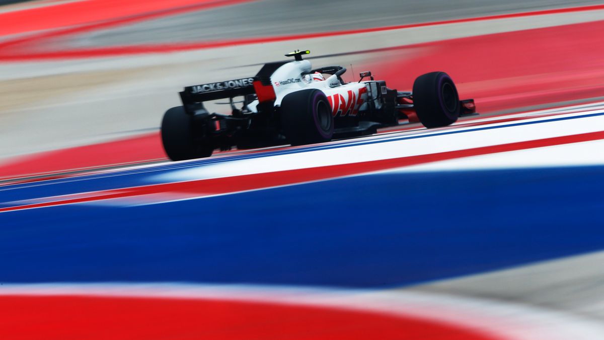 samochód Haasa na torze w Austin