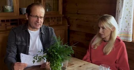 Twórca "Ucha Prezesa" wraca z nowym serialem. Czas na "Państwo z kartonu"