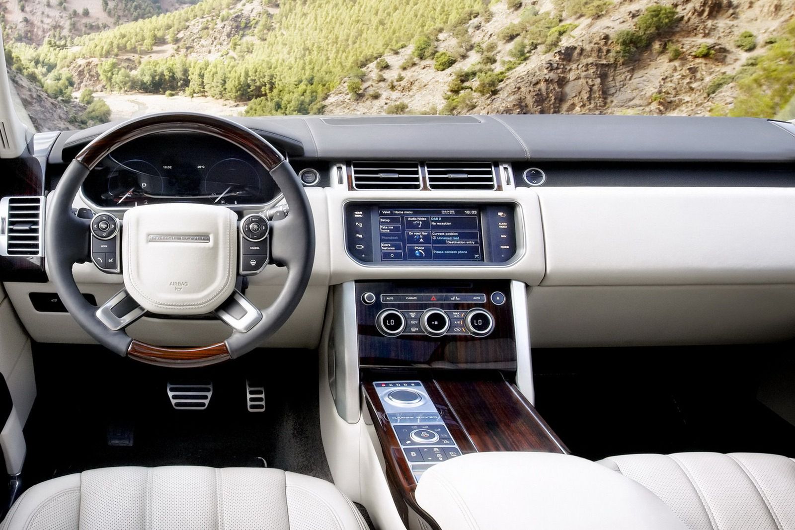 Nowy Ranger Rover (2013) w obszernej galerii 86