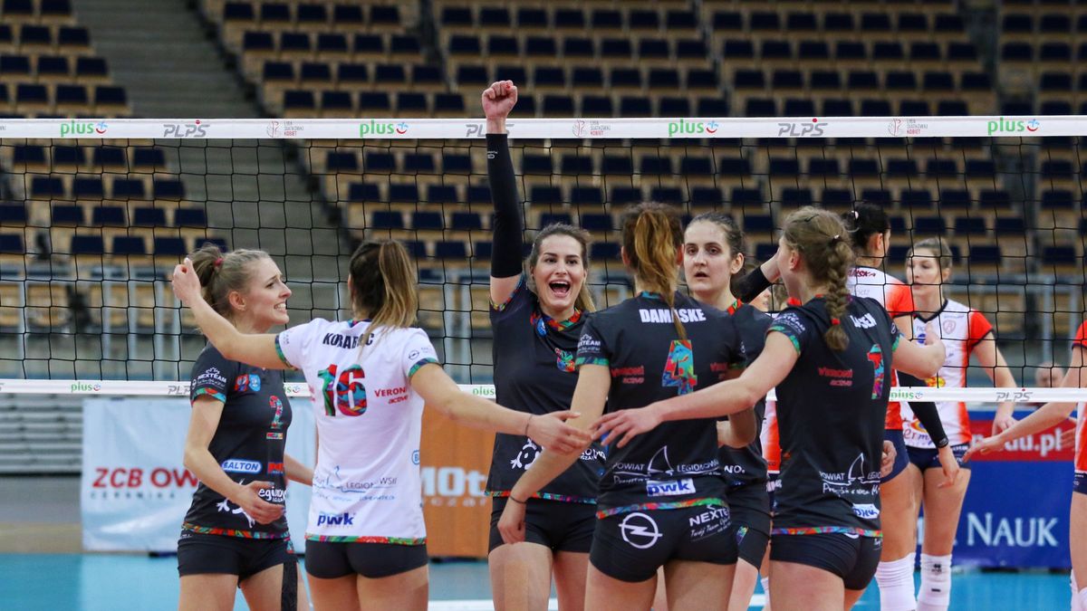 WP SportoweFakty / Justyna Serafin / Na zdjęciu: Siatkarki Legionovii Legionowo