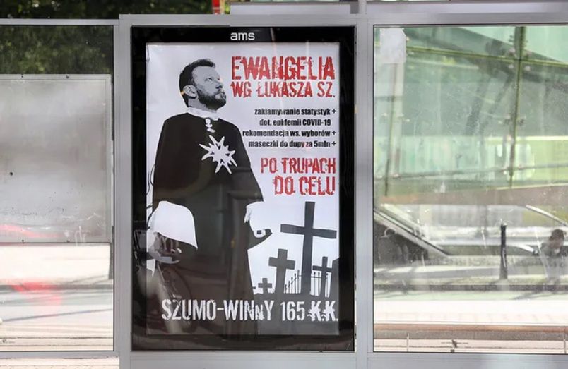 Plakaty z Łukaszem Szumowskim. Amnesty International zaniepokojone działaniami ws. aktywistki