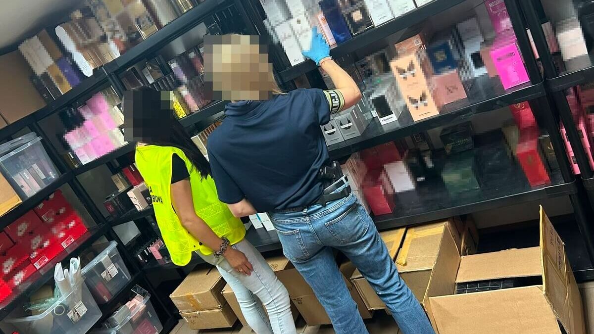 Magazyn z podrobionymi perfumami