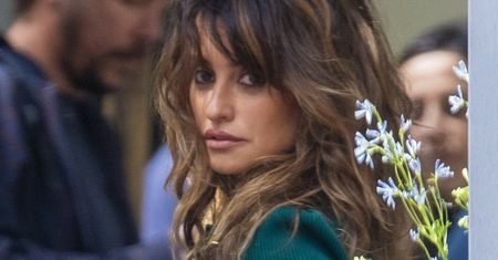 Penelope Cruz pokazała się w mini. Ale buty były pomyłką