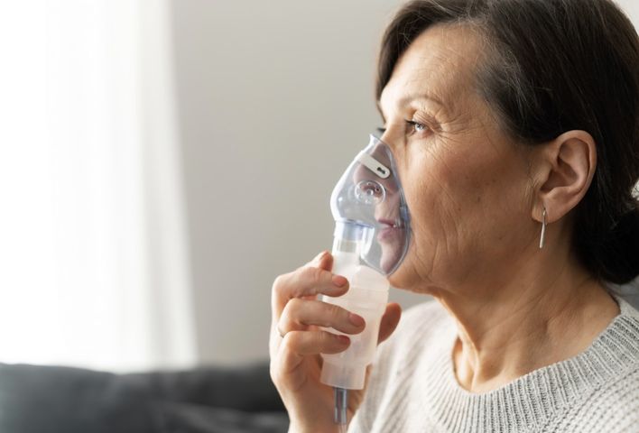 Inhalator dla dorosłych sprawdza się w przebiegu takich chorób jak zapalenie zatok czy zapalenie gardła.