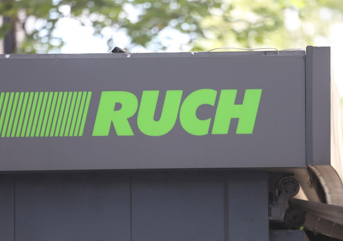 Warszawa. Pierwszy samoobsługowy kiosk RUCH-u otwarty - Wiadomości z ...
