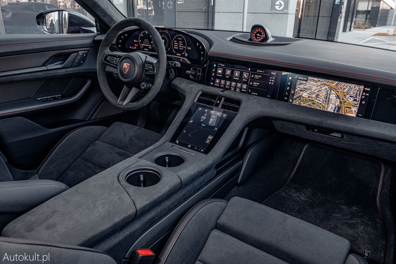 Porsche Taycan GTS - wnętrze