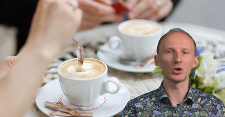 Pijemy kawę litrami i nie wiemy, jak sobie szkodzimy. Dietetyk wylicza 11 błędów