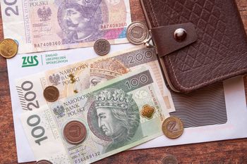 Wyższa emerytura dzięki wnuczkom. Nawet o 11 tys. zł