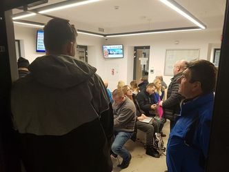 Wiemy dlaczego Polacy wciąż emigrują. Przedsiębiorca opisał różnice