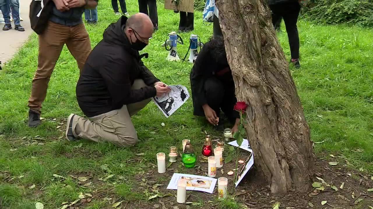 Na Skwerze Praw Kobiet w Krakowie odbył się protest w związku ze śmiercią kobiety zatrzymanej przez policję obyczajową w Iranie