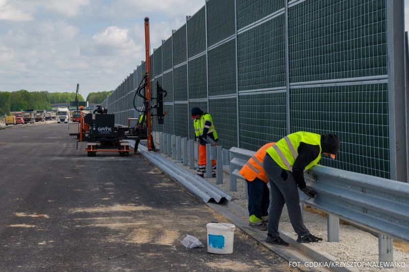 Montaż ekranów akustycznych i barier na S19 Lublin - Niedrzwica Duża
