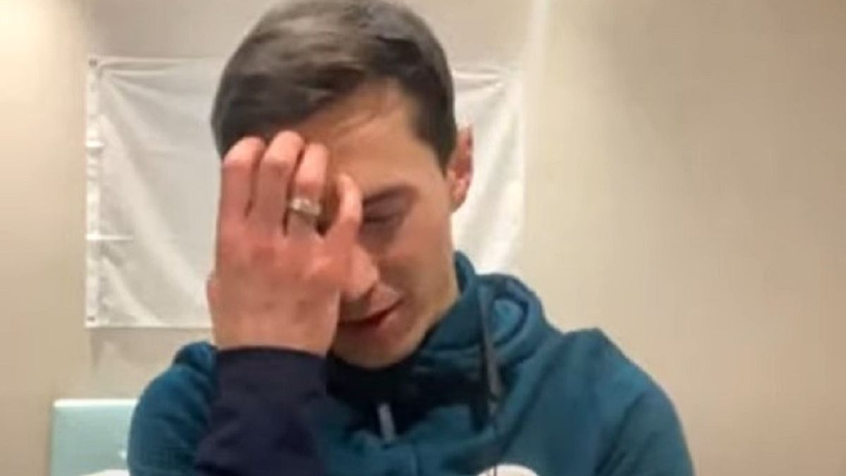 YouTube / Kamil Stoch załamany po powrocie do wioski olimpijskiej