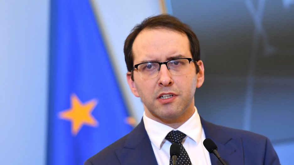 Konferencja nt. ?ledztwa ws. l?dowania samolotu Ryanair w Mi?sku
Fot. Mateusz Jagielski/East News, Warszawa, 10.12.2021. Konferencja prasowa rzecznika prasowego ministra koordynatora sluzb specjalnych Stanislawa Zaryna nt. ustalen polskiego sledztwa ws. zmuszenia do ladowania na Bialorusi samolotu Ryanair. N/z: Stanislaw Zaryn.
Mateusz Jagielski