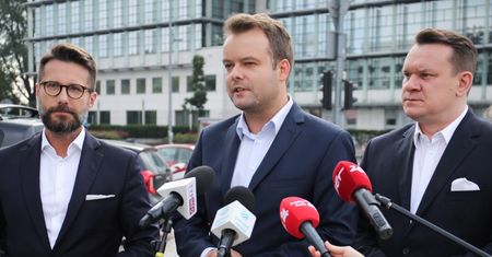 PiS przed TVN. Pytania po przeciekach z TVP Info
