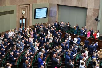 "Czternastka" na stałe. Posłowie dali zielone światło