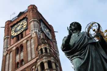 Pogoda w Toruniu. Prognoza na niedzielę 23 listopada. Całodobowy mróz, mgły wrócą po południu