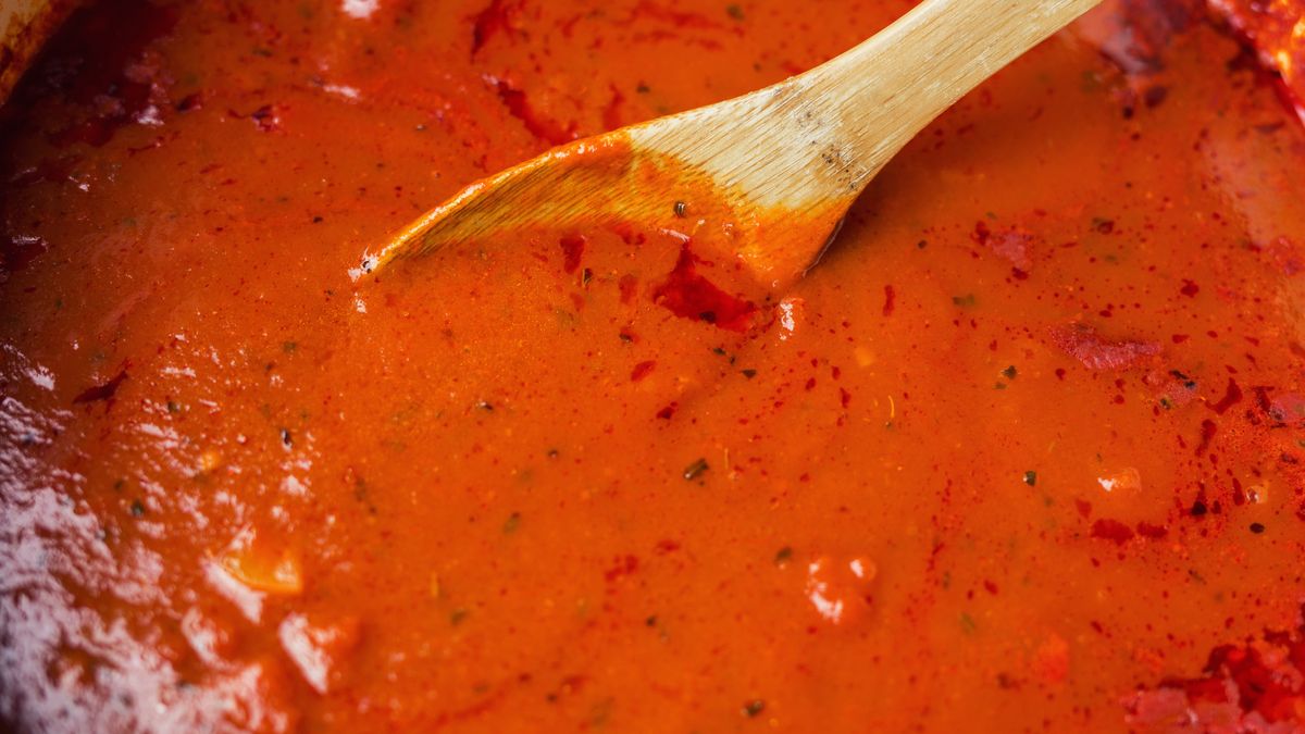 Sos marinara można łatwo wzbogacić kilkoma dodatkami 