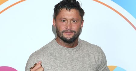 Piotr Mróz twierdzi, że NIE DOSTAJE RÓL, BO JEST WIERZĄCY. "Nie sprzedam duszy diabłu, żeby się komuś przypodobać"