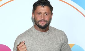 Piotr Mróz twierdzi, że NIE DOSTAJE RÓL, BO JEST WIERZĄCY. "Nie sprzedam duszy diabłu, żeby się komuś przypodobać"