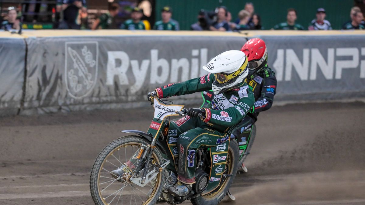 WP SportoweFakty / Arkadiusz Siwek / Na zdjęciu: Szymon Ludwiczak w kasku białym