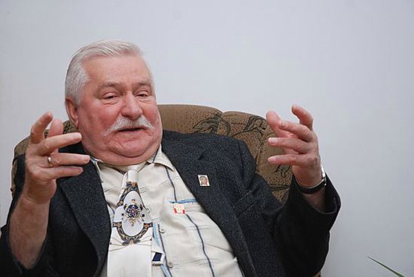 Politycy o Lechu Wałęsie: marka Polski, człowiek-symbol; lepiej niech ograniczy aktywność