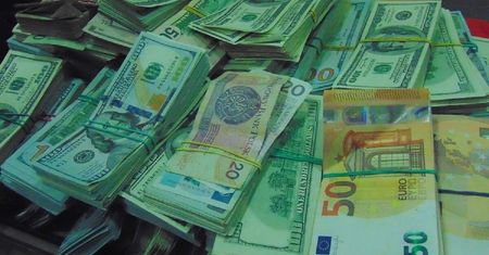 Prawie 2,4 mln zł w przemycie. Wpadli, bo milczeli przy kontroli